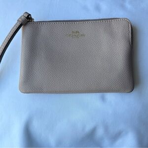 NWOT Coach Wristlet Pebbled Leather Gray with Burgundy Interior